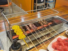 -哈尔滨小酒馆·鲜肉现穿自助烧烤(康新花园店)