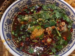 -爆炸头阿姨小四川正宗川味小吃(无任何分店)