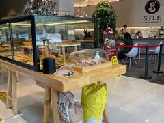 面包甜点陈列柜-熊叔熊婶面包房(团结湖店)