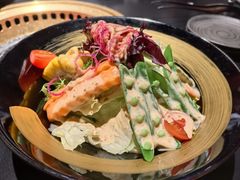 -山川小町·极番烧肉(新地假日广场店)