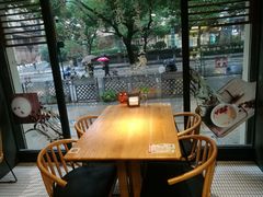 靠窗位-炖物24章·顺时轻养茶(杭州大厦店)