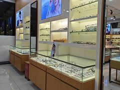 -光明眼镜·蔡司授权(徐泾店)