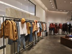 -URBAN REVIVO(西安Momopark店)