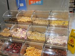 自助取餐区-绿岛港轩海鲜烤肉涮锅自助餐厅