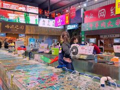 -三亚火车头万人海鲜广场