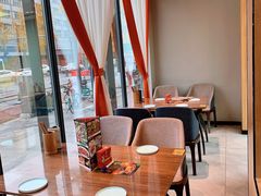 靠窗位-有红鸡毛店·川菜(建设路店)