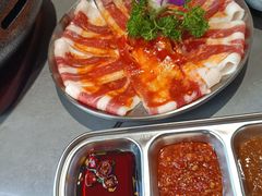 -围炉肉舍•炭烤活鳗•丹东海鲜烤肉(步行街店)