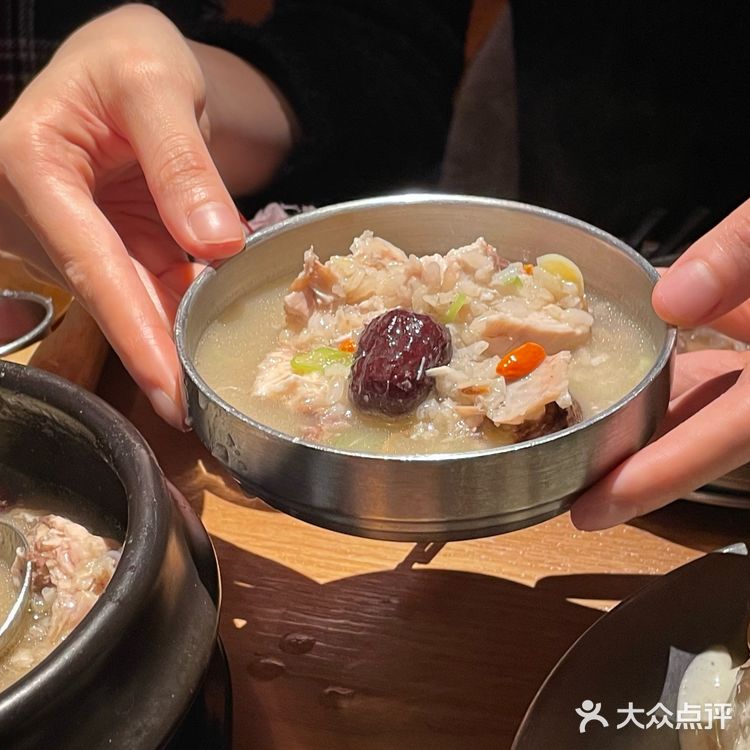 💫🎄超有圣诞氛围的韩式创意料理店！🔥人参鸡汤冬季养身首选！