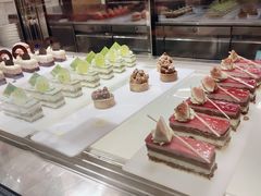 -松咖啡自助餐厅·松北香格里拉