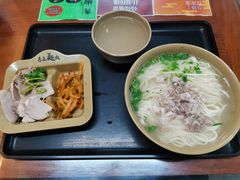 -亮亮面馆(经六路店)