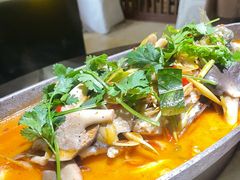 冬阴功汤富贵生鱼-金厨泰国餐厅·全泰籍厨师料理(拱北店)