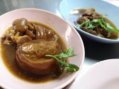-Kha Mu Charoensang(Silom)