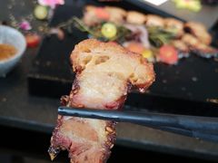 脆皮烤藏香猪肉-旺拉·江景全牛宴餐厅(新希望立体城购物中心店)