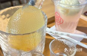 Vanilla Ice Cream Lychee Sparkling Water