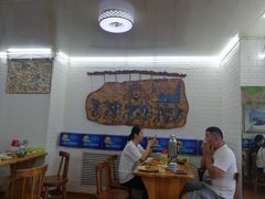 -敖特尔布里亚特美食坊(世纪花苑店)