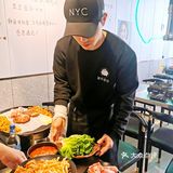 韩国老板告诉我烤肉正确吃法！