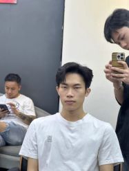 -藤野造型专业烫染接发