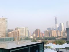 -The ROOF (通盈中心店)