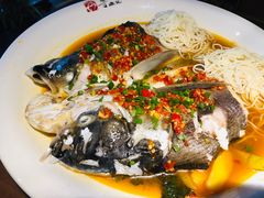老坛剁椒蒸有机鱼头-举炊·寻湘记·新鲜现炒(临平西子国际店)