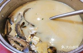 Eel and Clam Egg Soup