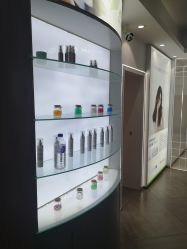 -LESSMORE科技头皮理容中心