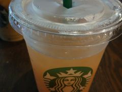 -星巴克(上海虹桥新天地二店)