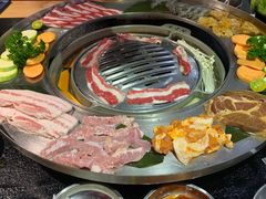 -哈哈碳都·牛肋条无限自助烤肉(宝龙店)