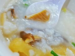 艇仔粥-陈光记烧腊店(罗保博士街店)