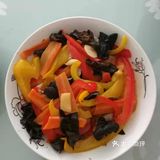 干活利索，我吃饭比较讲究，刘姨每天变着样的给我做饭