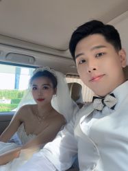 -现代经典婚纱摄影