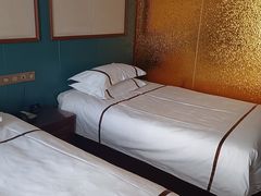 -丝路天山酒店(国际大巴扎店)