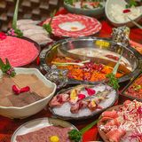 排队王袁老四尊滴太好吃了吧 袁老四又开分店！还有人没吃过吗🥘
