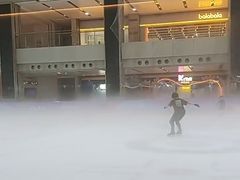 -冰堡国际溜冰场(观澜湖新城MHMALL店)