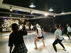 -零下舞度·街舞连锁机构(万科中心店)