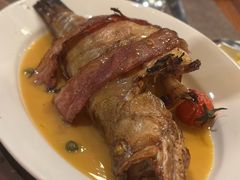 炙烤鲈鱼配意式刺山柑黄-食间牛排(湖西路店)