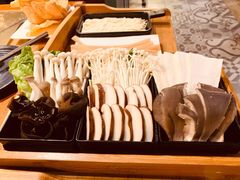 菌类组合-手选潮汕鲜牛肉火锅(二七广场店)