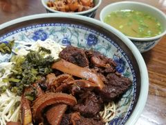 金牌半筋半肉面-旺泉餐饮店·清真牛肉面馆