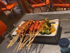 -威记烧嘢·南宁烧烤·超级生牛(绿地店)