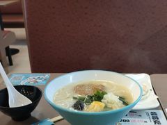 -灵芝妹子海鲜米线(香炉礁山姆店)