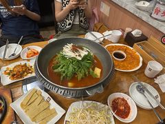 -喇喇排骨火锅·传统韩式脊骨汤(望京西园总店)