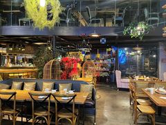 -胡桃里音乐餐厅(陶溪川店)(川湘赣菜·世界百大酒庄直供红酒·音乐表演)