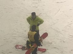 -乔波室内滑雪场