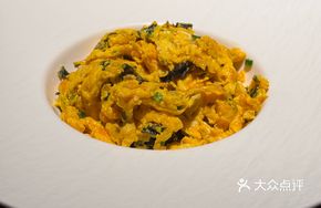Tianzhu Mountain Stone Ear Stir-Fried with Free-Range Chicken Eggs