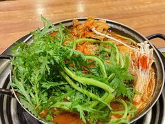 土豆排骨火锅-喇喇排骨火锅·传统韩式脊骨汤(望京西园总店)