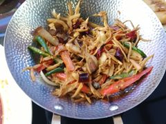 -川流不息·地道川菜·小龙虾(新松江路店)