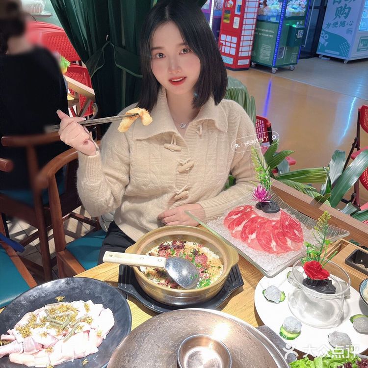 中山探店|值得N刷的椰恋,原味的椰青水汤底