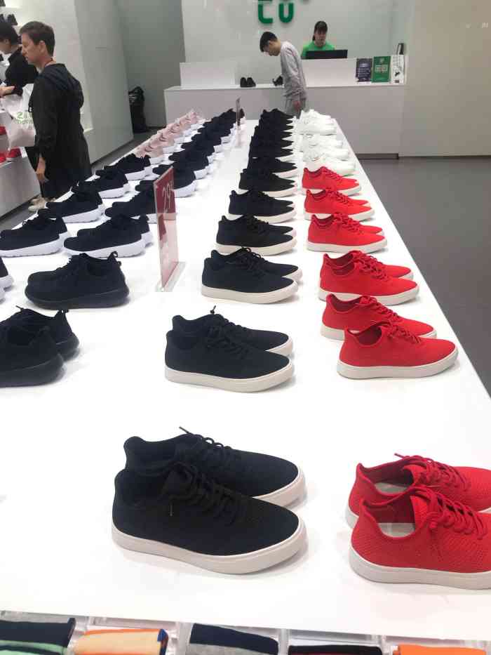 多走路(皇庭广场店)-"duozoulu 很有特色的一家鞋店空.