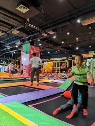 -蹦蹦跳跳(新奥购物中心店)