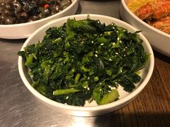 凉拌油菜尖-龙巢盱眙龙虾·牛蛙·烧烤宵夜(八卦岭店)