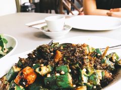 澳洲牛肉松炒秋葵-T館·花园艺术餐厅